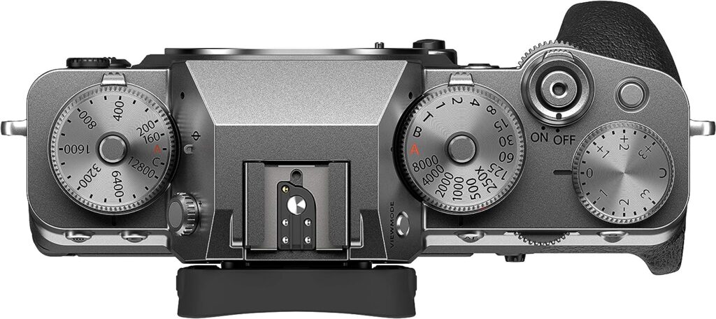 Fujifilm X-T4 Fotocamera Digitale Mirrorless 26 MP, Sensore X-Trans CMOS 4, Stabilizzatore IBIS, Filmati 4K 60p, Mirino EVF, Schermo LCD 3 Touch Vari-Angle, Solo Corpo, Argento