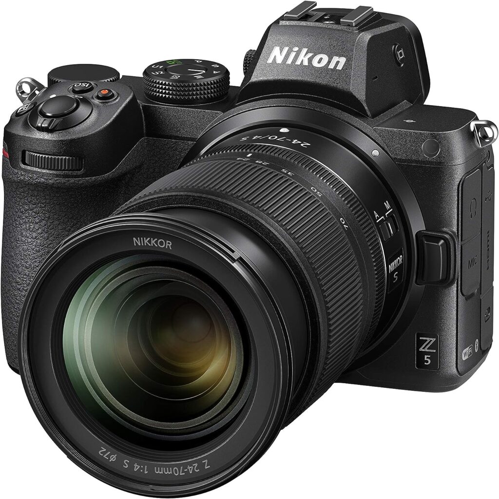 Nikon Z5 + Z 24-70 + Lexar SD 64 GB 667x Pro Fotocamera Mirrorless, CMOS FX 24.3 MP, Full Frame, Mirino Quad-VGA EVF, LCD 3.2 Touch, Wi-Fi, Bluetooth, 4K, Nero, [Nital Card: 4 Anni di Garanzia]